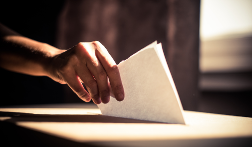 The PSOE obtains 32.6% of the votes