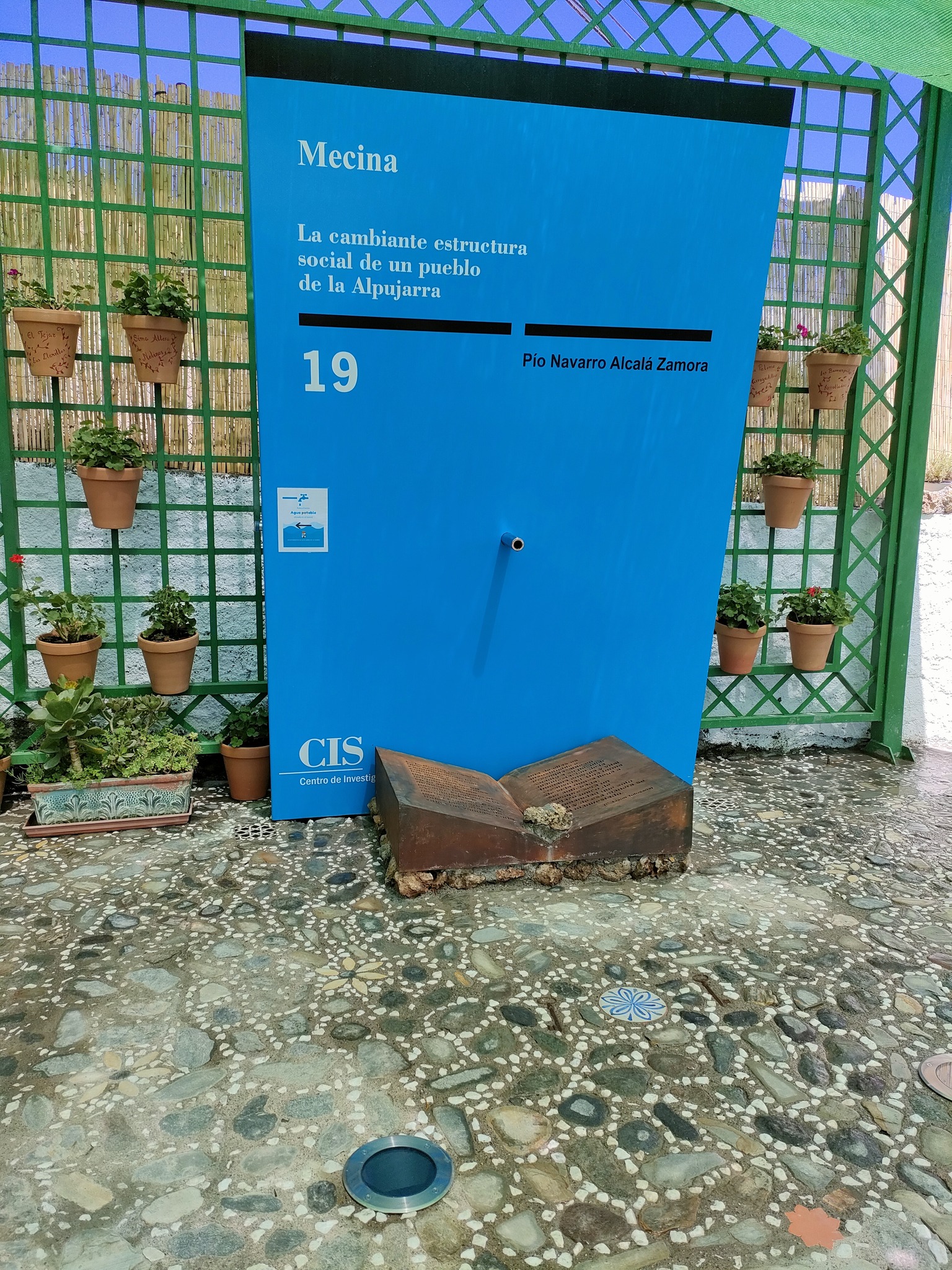 Fotografía de la Fuente del Libro de Don Pío, cedida por el Ayuntamiento de la Alpujarra de la Sierra