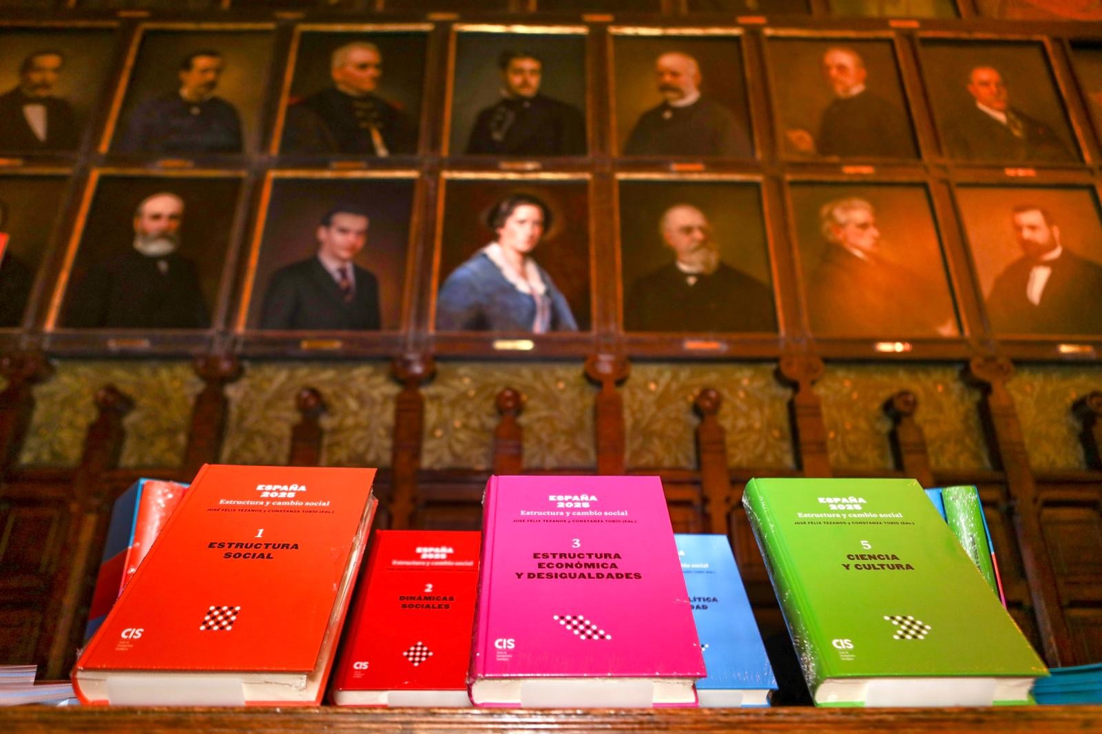 El CIS presentó ayer en el Ateneo de Madrid la obra “España 2025. Estructura y cambio social”