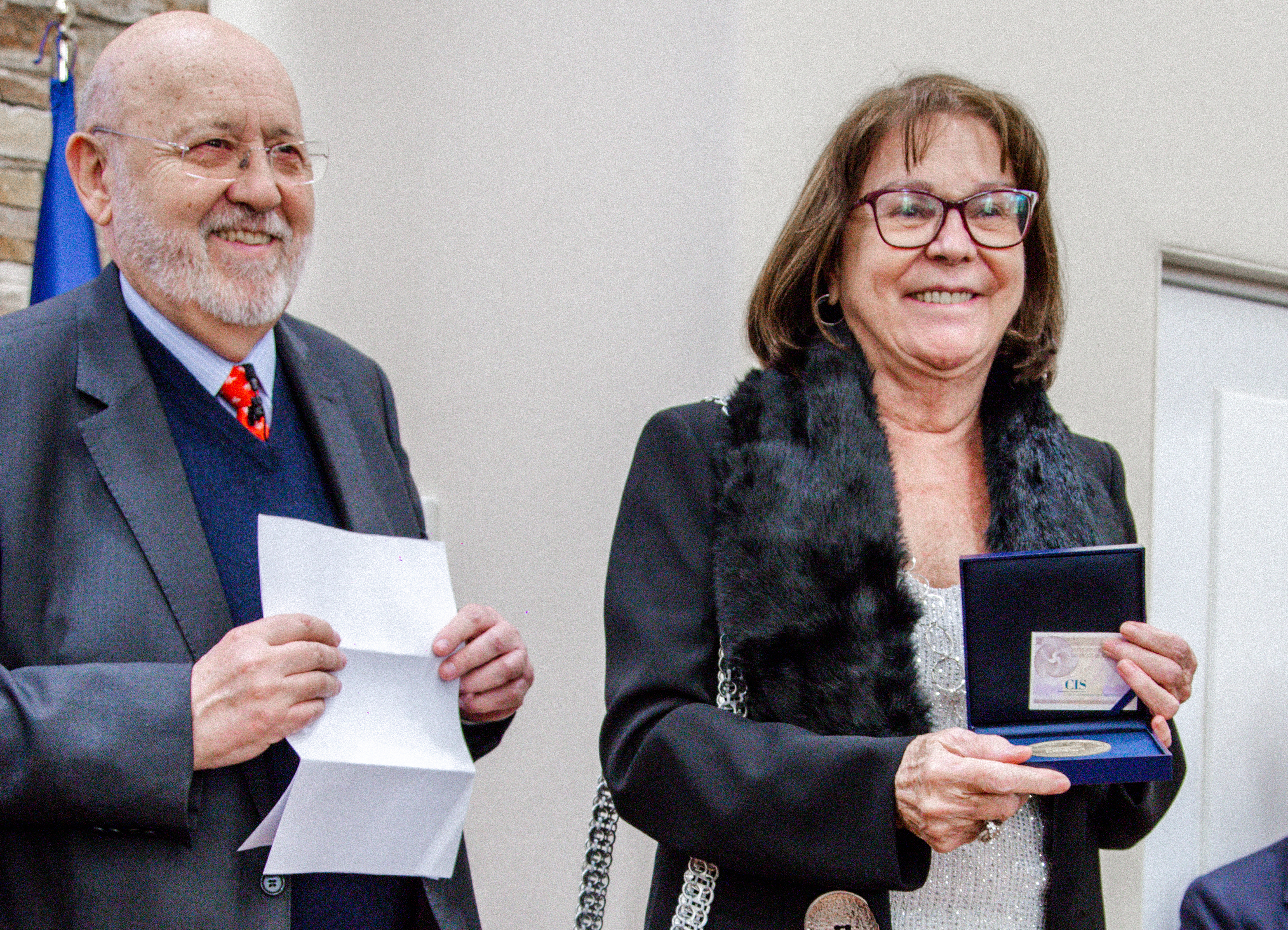 Jose Felix Tezanos junto a Rosa Conde ex Presidenta del CIS