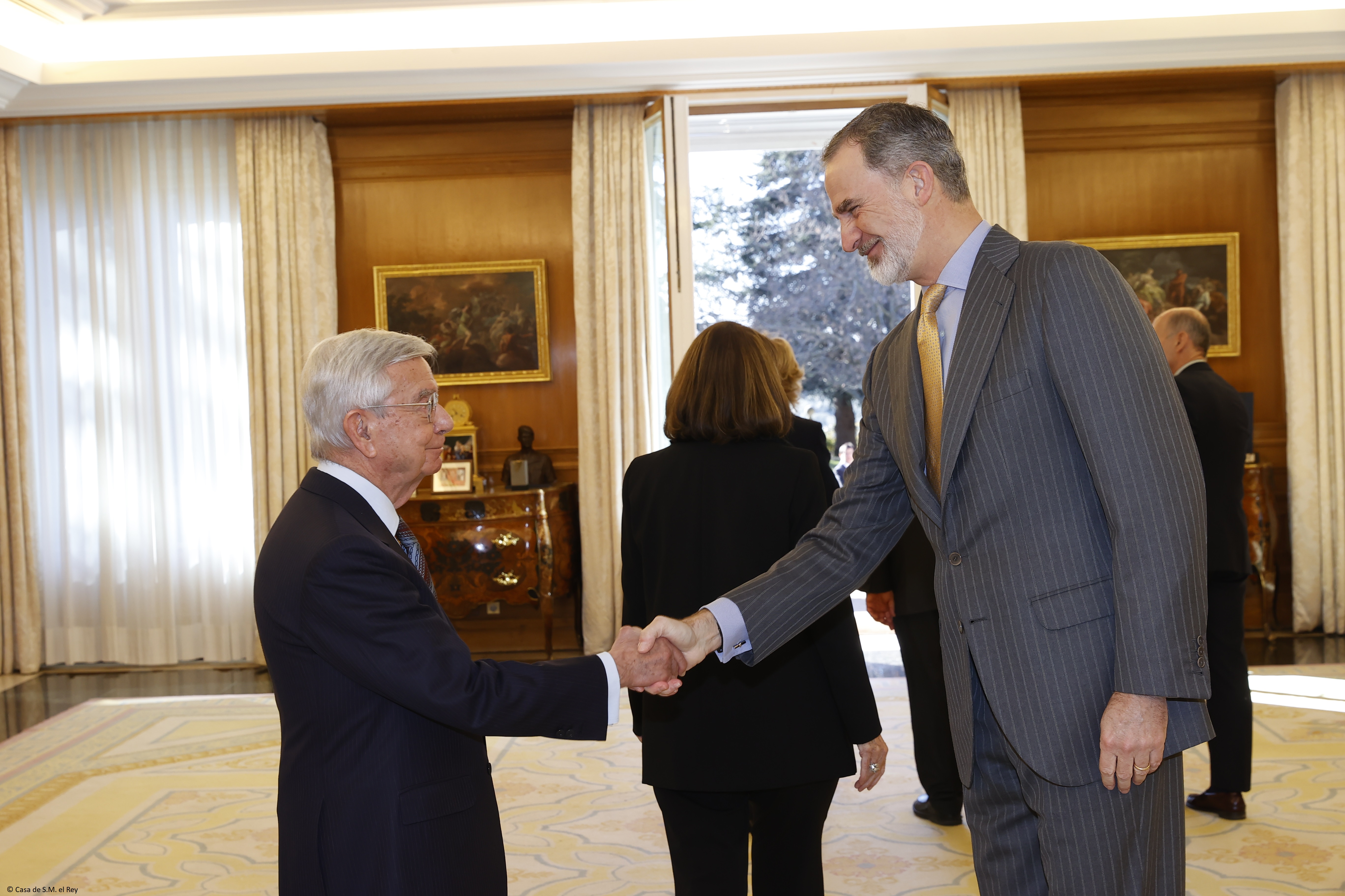 Saludo de S.M el Rey a Rafael Anson ex Director del IOP-CIS