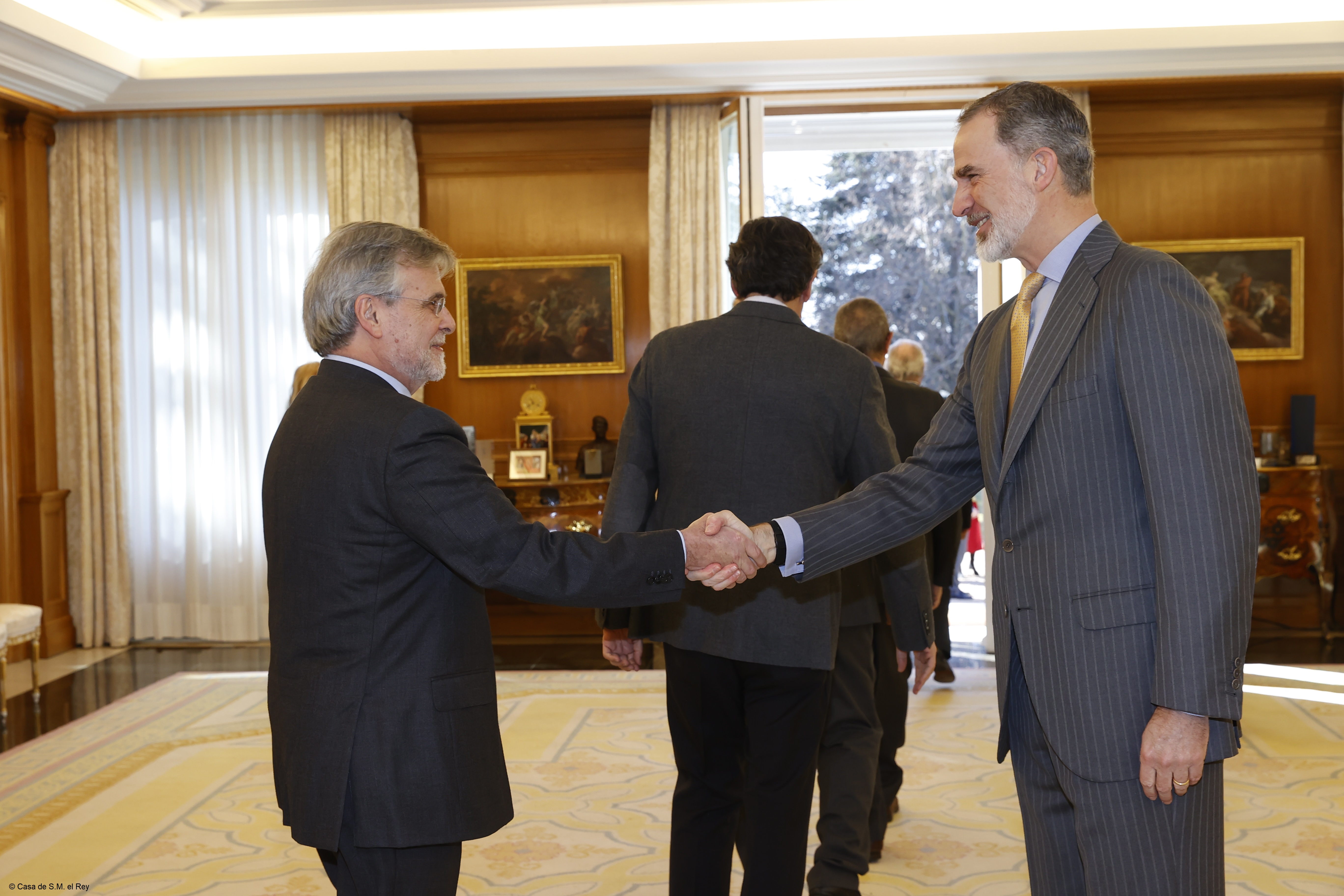 Saludo de S.M el Rey a Ramon Ramos ex Presidente del CIS