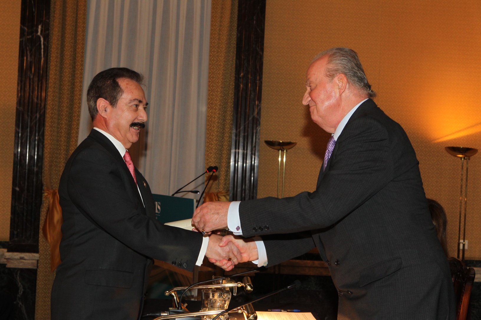 Imágenes e intervenciones de la entrega del Premio Nacional de Sociología y Ciencia Política 2012 a D. Juan Díez Nicolás