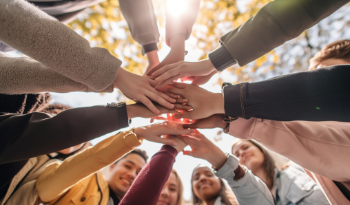 Solo el 22,3% de españoles pertenece a alguna asociación cultural, social o política en la actualidad