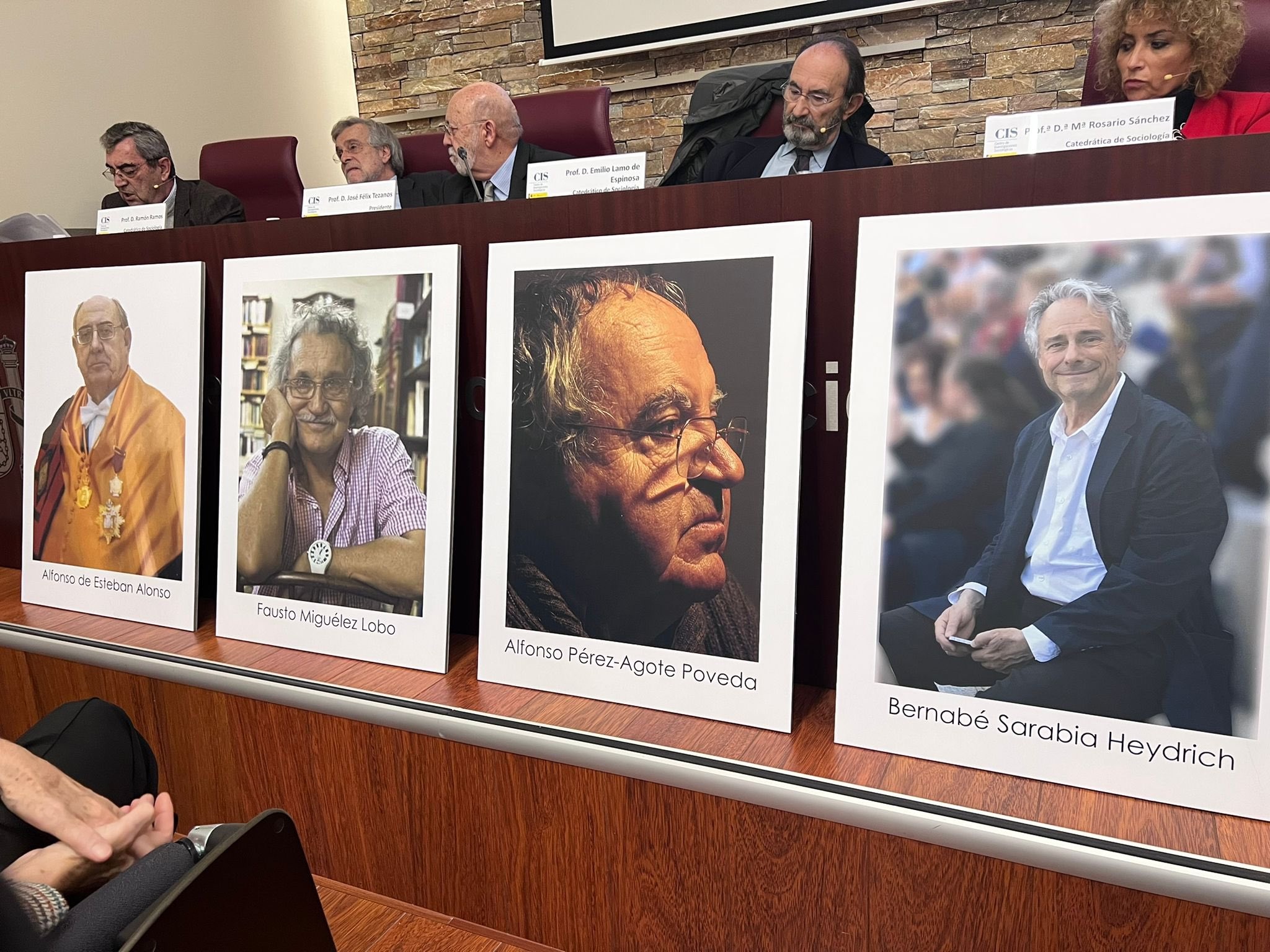 El CIS homenajea en un acto 'In memoriam' a cuatro catedráticos