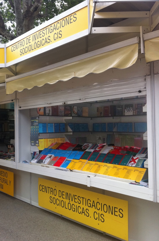 El CIS está presente en la caseta Nº17 de la Feria del Libro de Madrid, de fácil acceso desde la Puerta de Madrid (c/O´Donnell), hasta el día 12 de junio. Las publicaciones del CIS se pueden adquirir con un descuento del 10% sobre el PVP.