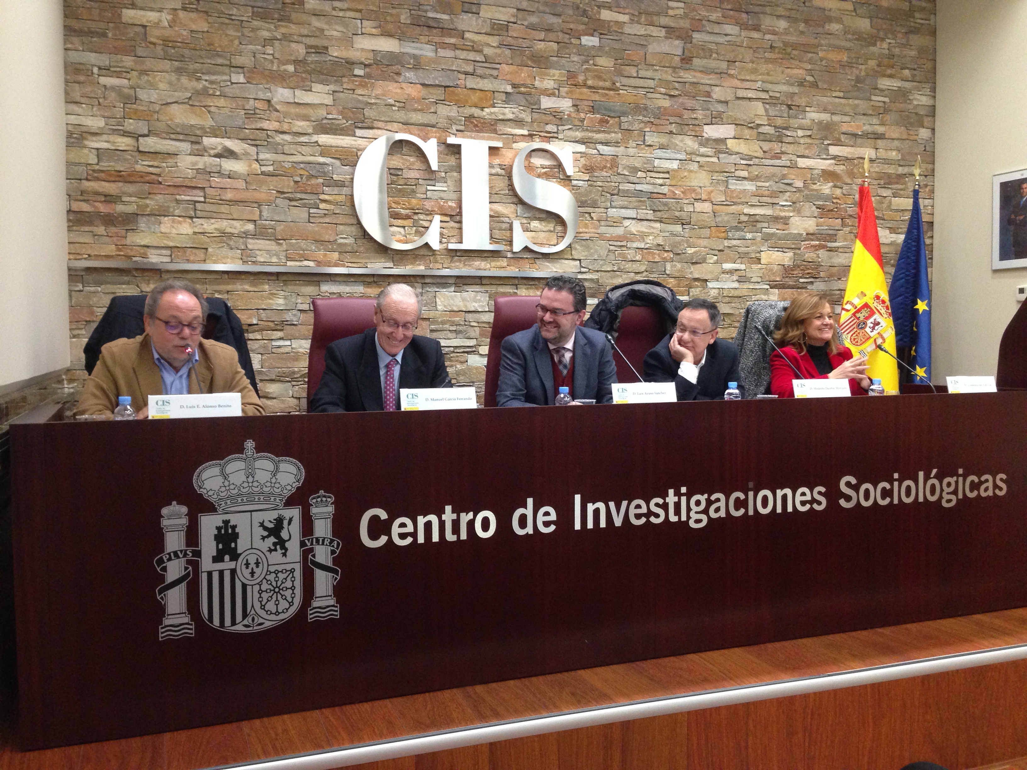 El CIS presenta les darreres edicions, ampliades i actualitzades, dels llibres publicats pel catedràtic emèrit de Sociologia del Dr. Manuel García Ferrando.