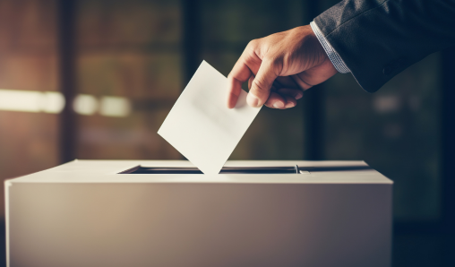 El Partido Popular, con el 33'9% de los votos, se sitúa 2'6 puntos por delante del PSOE